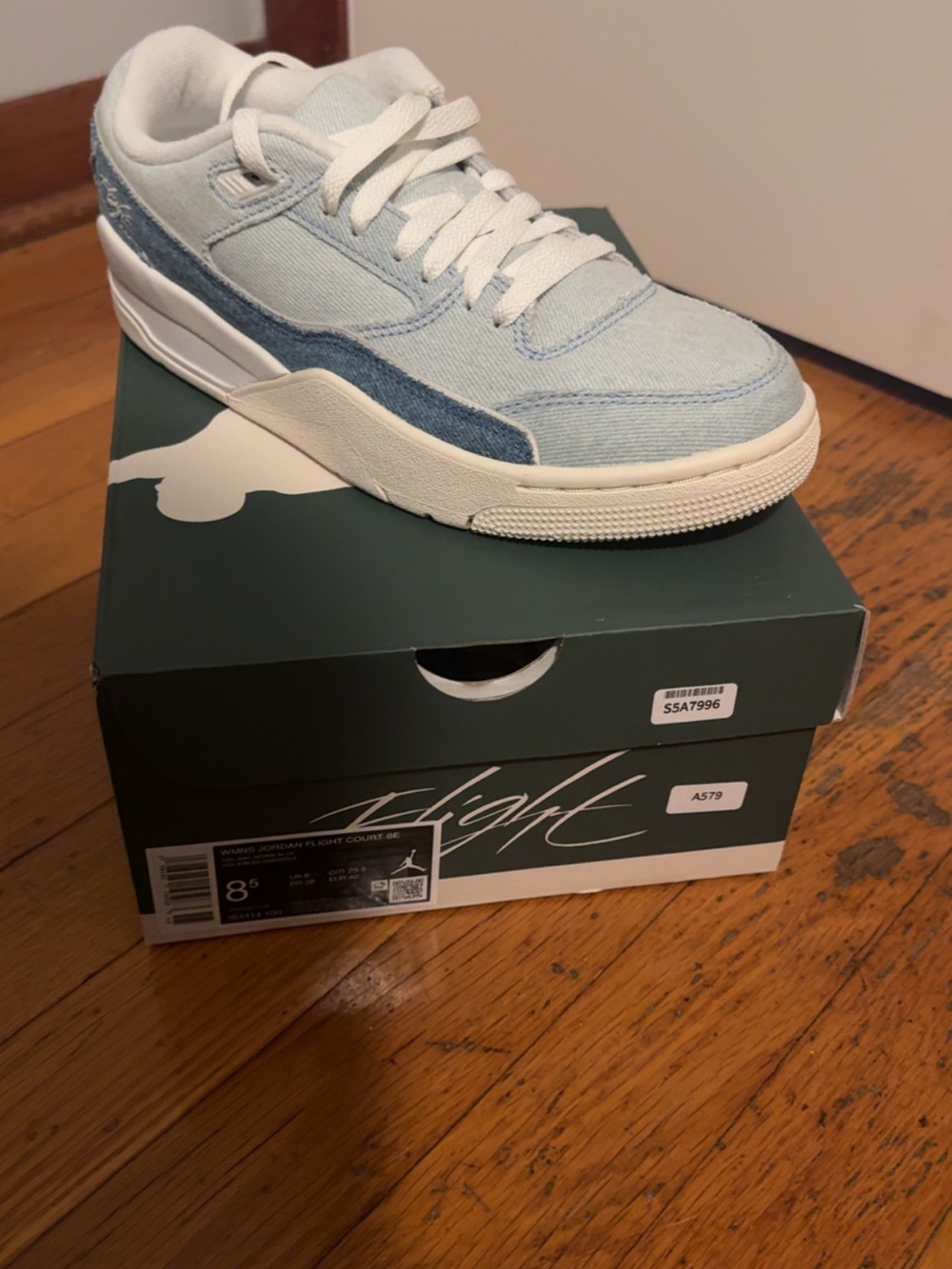Women’s Jordan flight court Light Blue Denim Low-Top Sneakers